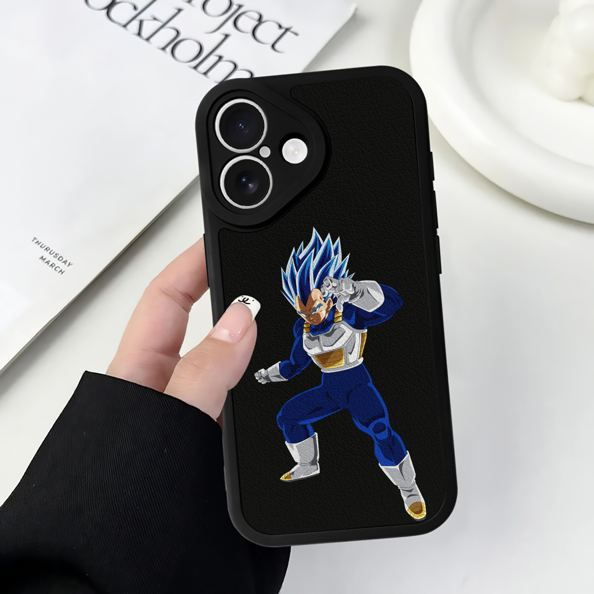 （画像用） ドラゴンボール ベジータ四世（Bejīta Yonsei）DRAGON BALL Vegeta IV 【iPhone 16シリーズ対応】シリコンスマホケース（レザー調） 材質：シリコン
